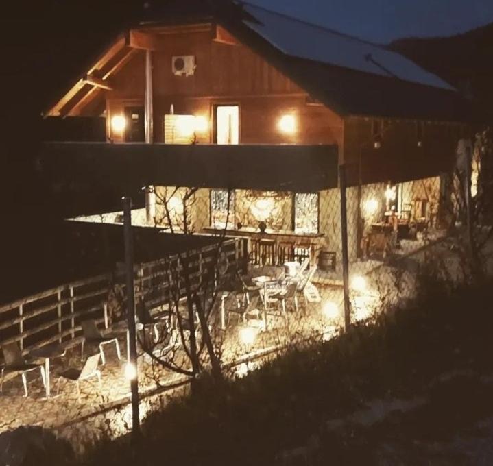 Гостевой дом House Jaro & Camp Jaro Веленье Экстерьер фото